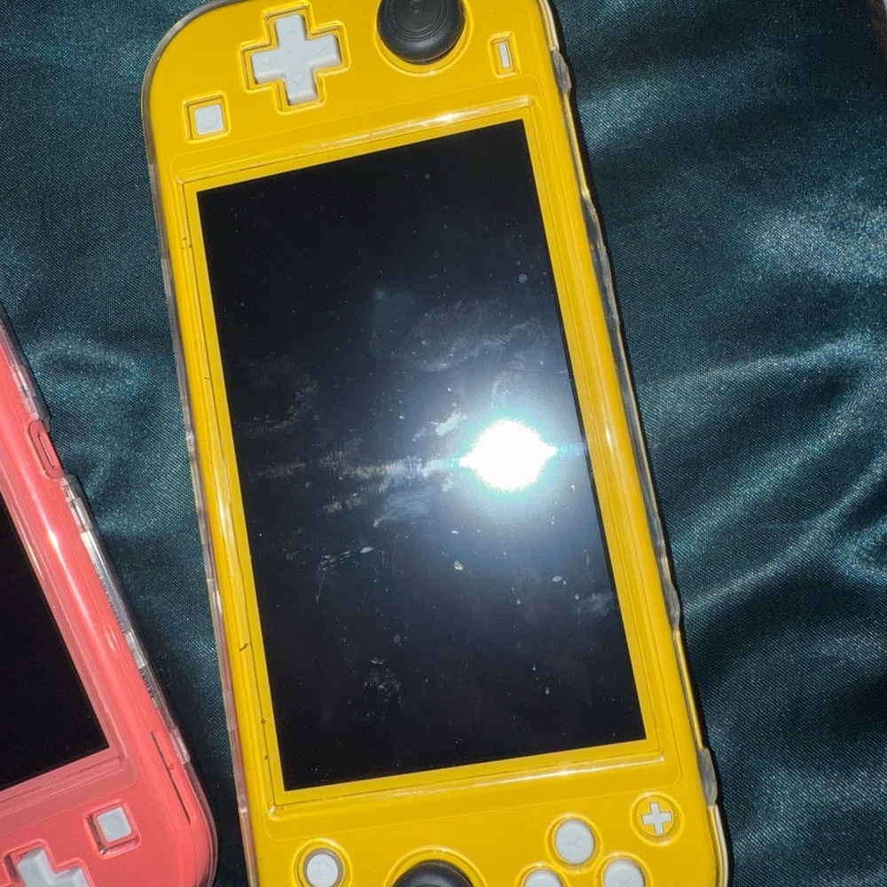 Nintendo Switch Lite - Sunny Yellow
